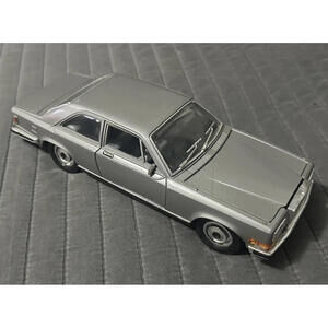 Vintage Burago Diecast Rolls Royce Camargue Silver Classic Car 1/22 Scale